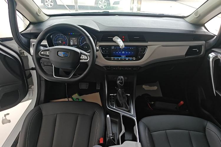 Used Geely Auto Vision X3 2020 1.5L CVT Luxury Model Center Console
