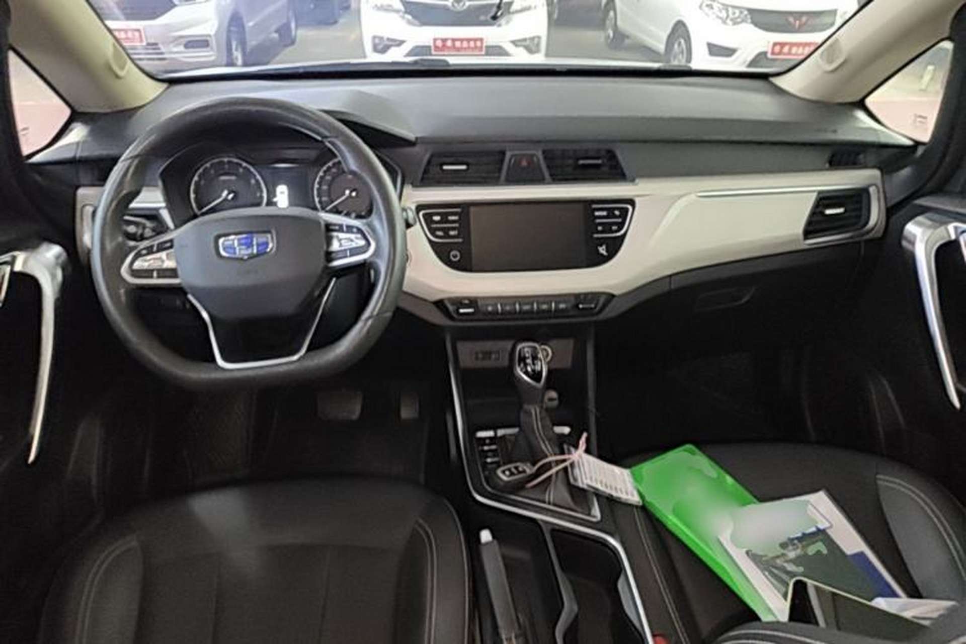 Used Geely Auto Vision X3 2020 1.5L CVT Elite Edition Center Console