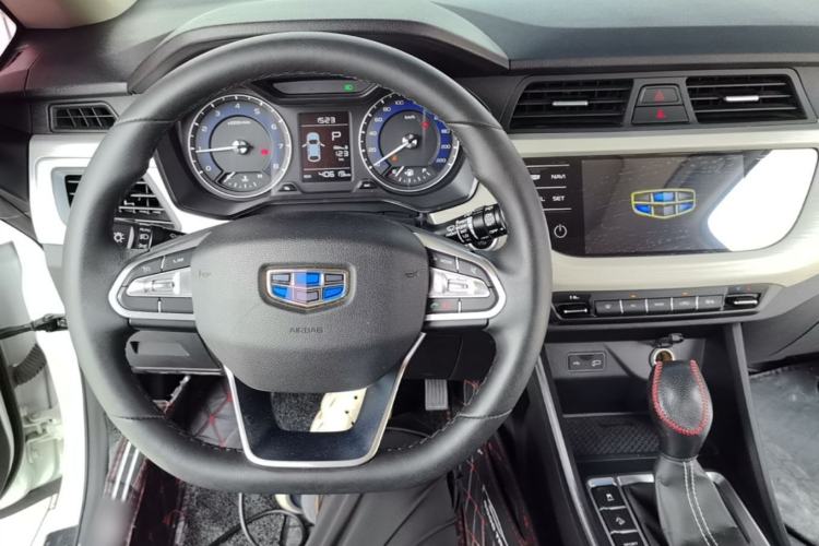 Used Geely Auto Vision X3 2020 1.5L CVT Luxury Model Center Console