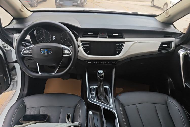 Used Geely Auto Vision X3 2020 1.5L CVT Luxury Model Center Console