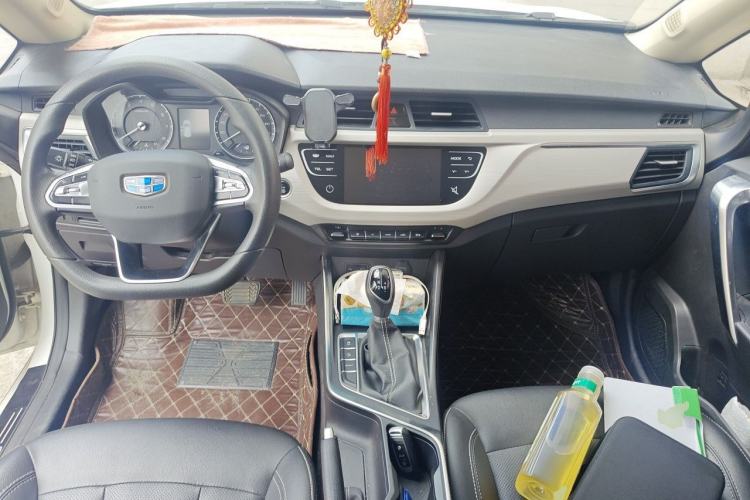 Used Geely Auto Vision X3 2020 1.5L CVT Elite Edition Center Console