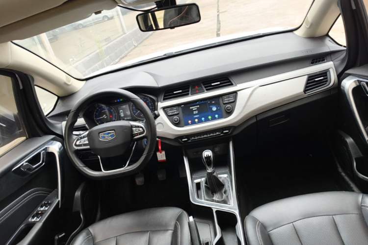 Used Geely Auto Vision X3 2020 1.5L Manual Elite Edition Center Console