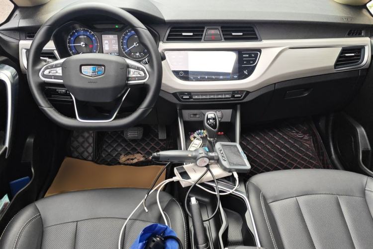 Used Geely Auto Vision X3 2020 1.5L CVT Luxury Model Center Console