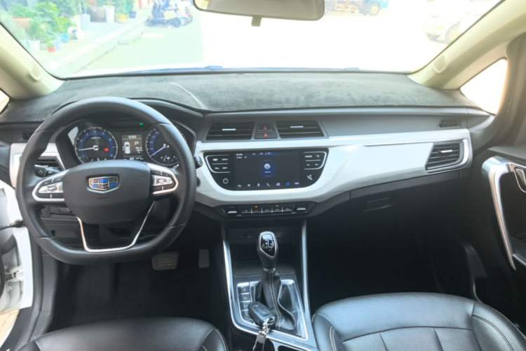 Used Geely Auto Vision X3 2020 1.5L CVT Luxury Model Center Console