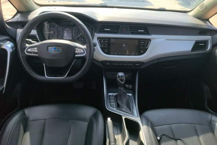 Used Geely Auto Vision X3 2020 1.5L CVT Luxury Model Center Console