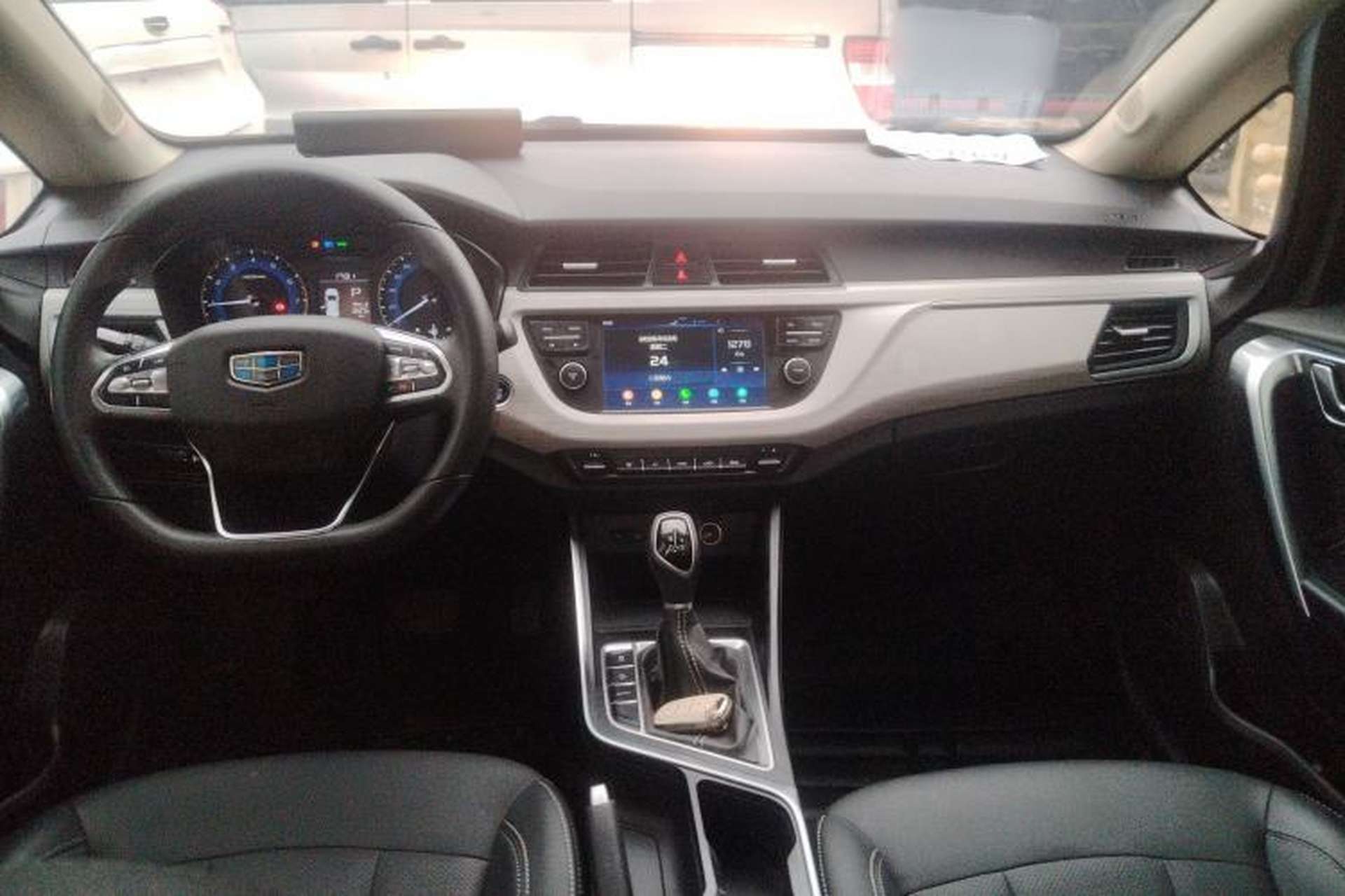 Used Geely Auto Vision X3 2020 1.5L CVT Elite Edition Center Console