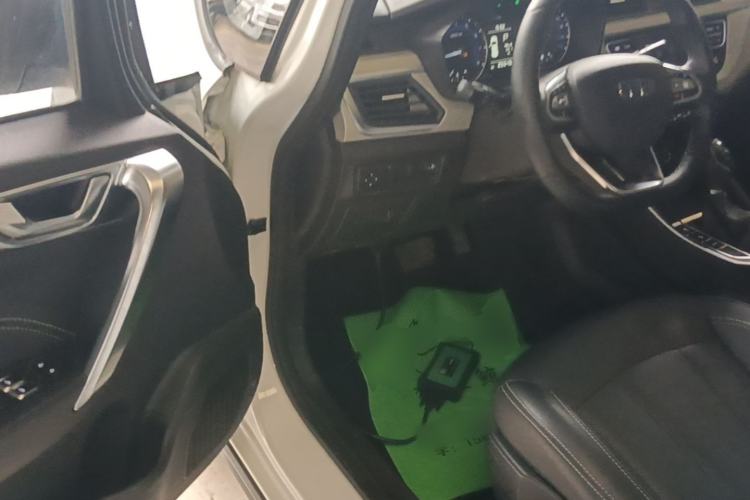 Used Geely Auto Vision X3 2020 1.5L CVT Luxury Model Driver Seat