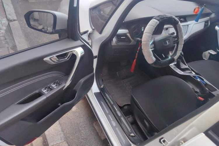 Used Geely Auto Vision X3 2020 1.5L CVT Luxury Model Driver Seat
