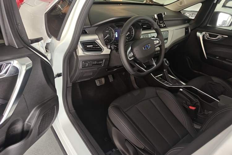 Used Geely Auto Vision X3 2020 1.5L CVT Luxury Model Driver Seat