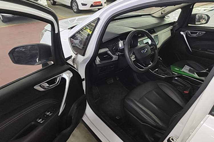 Used Geely Auto Vision X3 2020 1.5L CVT Elite Edition Driver Seat