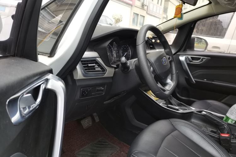 Used Geely Auto Vision X3 2020 1.5L CVT Elite Edition Driver Seat