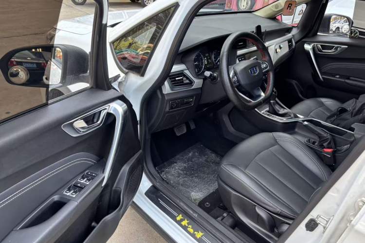 Used Geely Auto Vision X3 2020 1.5L CVT Luxury Model Driver Seat