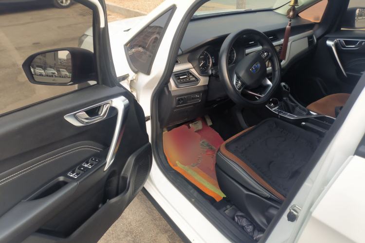 Used Geely Auto Vision X3 2020 1.5L CVT Elite Edition Driver Seat