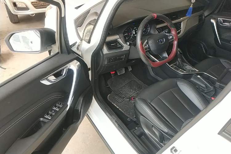 Used Geely Auto Vision X3 2020 1.5L CVT Luxury Model Driver Seat