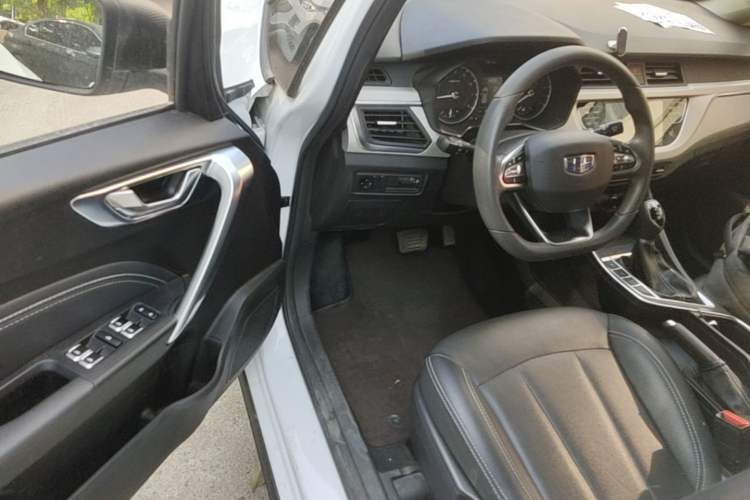 Used Geely Auto Vision X3 2020 1.5L CVT Elite Edition Driver Seat