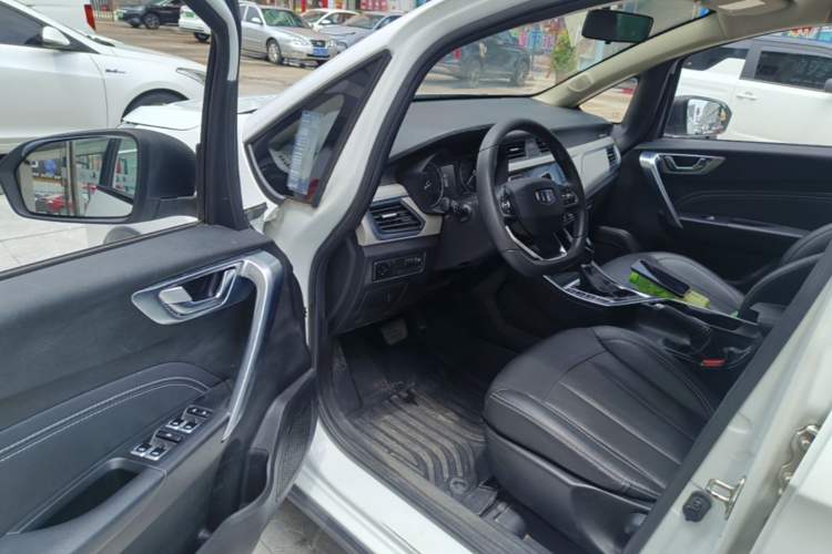 Used Geely Auto Vision X3 2020 1.5L CVT Elite Edition Driver Seat