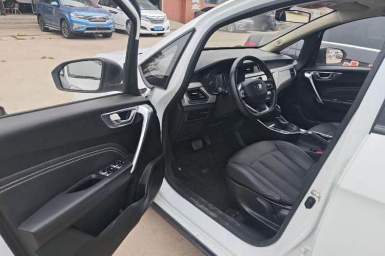 Used Geely Auto Vision X3 2020 1.5L CVT Luxury Model Driver Seat