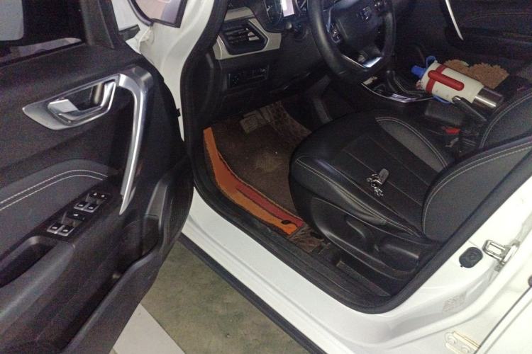 Used Geely Auto Vision X3 2020 1.5L CVT Luxury Model Driver Seat