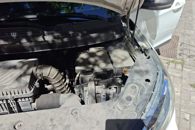 Used Geely Auto Vision X3 2020 1.5L CVT Luxury Model Engine Bay Left