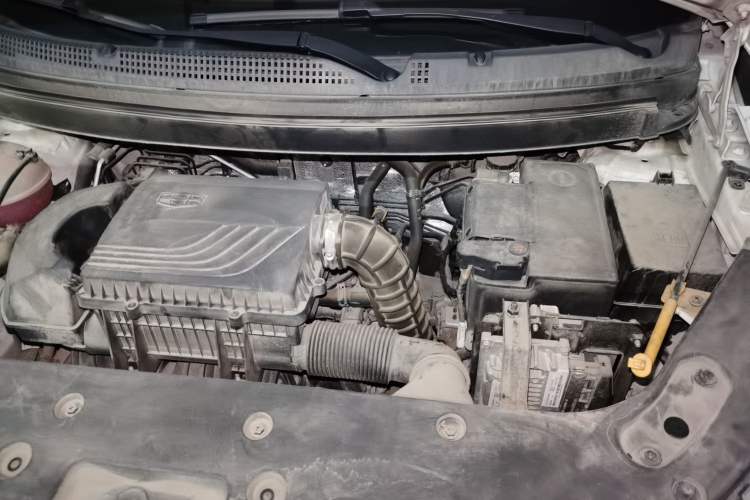 Used Geely Auto Vision X3 2020 1.5L CVT Luxury Model Engine Bay Left