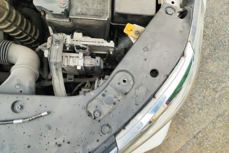 Used Geely Auto Vision X3 2020 1.5L CVT Luxury Model Engine Bay Left