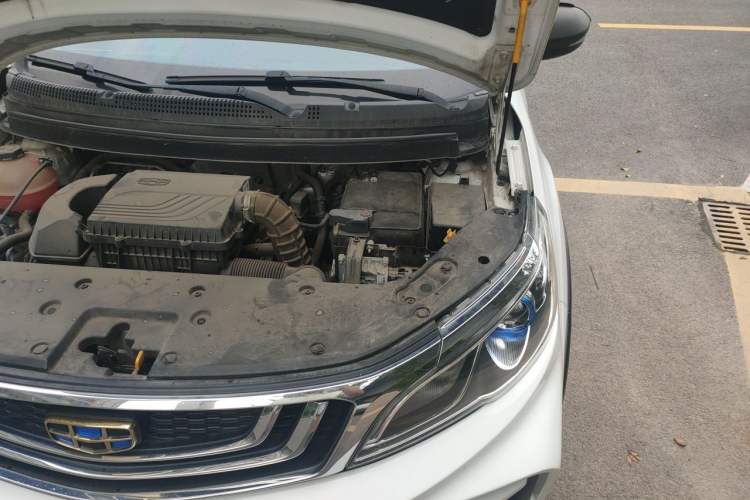 Used Geely Auto Vision X3 2020 1.5L CVT Luxury Model Engine Bay Left