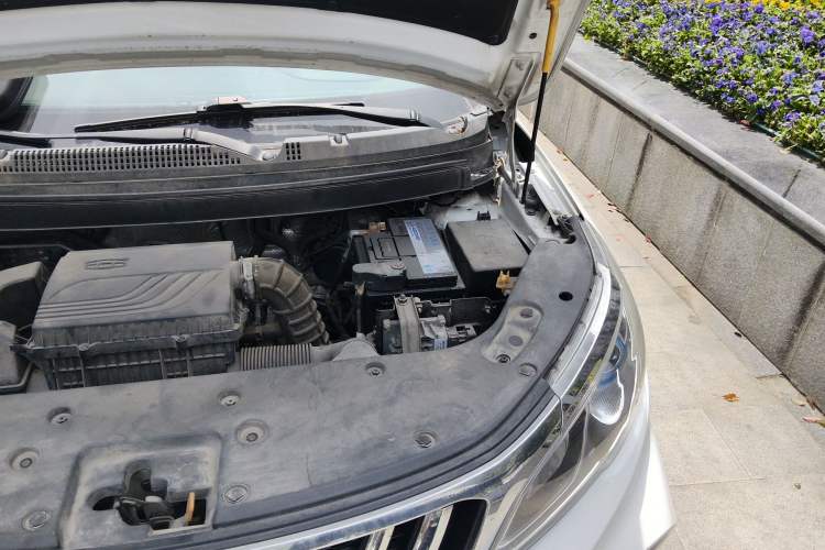 Used Geely Auto Vision X3 2020 1.5L CVT Luxury Model Engine Bay Left