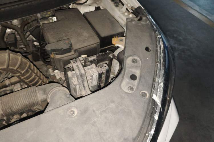 Used Geely Auto Vision X3 2020 1.5L CVT Luxury Model Engine Bay Left
