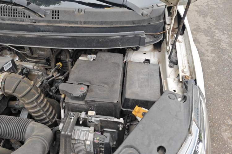 Used Geely Auto Vision X3 2020 1.5L CVT Luxury Model Engine Bay Left