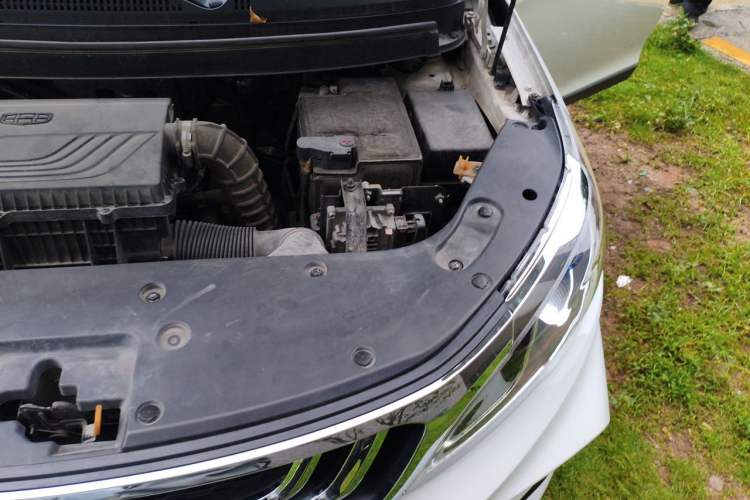 Used Geely Auto Vision X3 2020 1.5L CVT Luxury Model Engine Bay Left