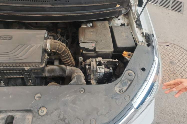 Used Geely Auto Vision X3 2020 1.5L CVT Luxury Model Engine Bay Left
