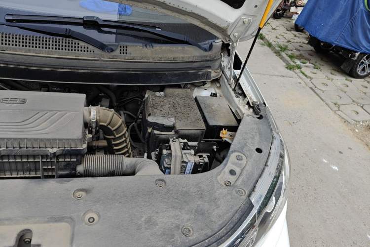 Used Geely Auto Vision X3 2020 1.5L CVT Elite Edition Engine Bay Left