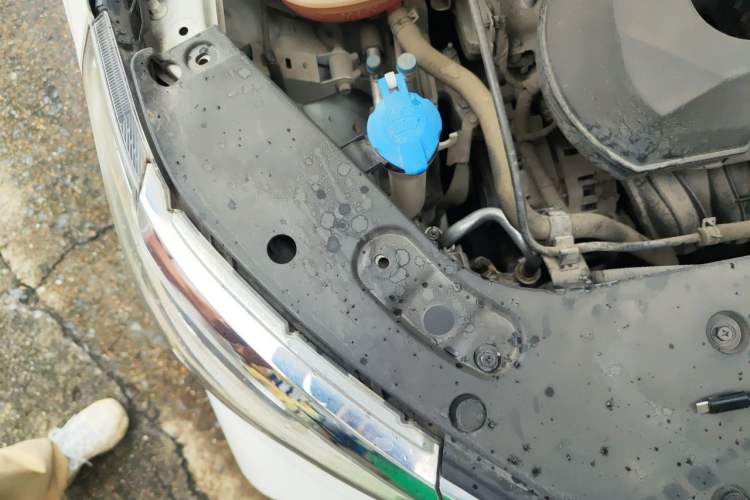 Used Geely Auto Vision X3 2020 1.5L CVT Luxury Model Engine Bay Right