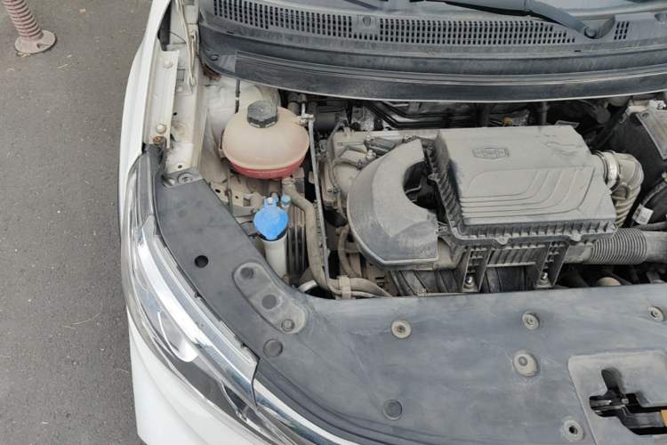 Used Geely Auto Vision X3 2020 1.5L CVT Elite Edition Engine Bay Right