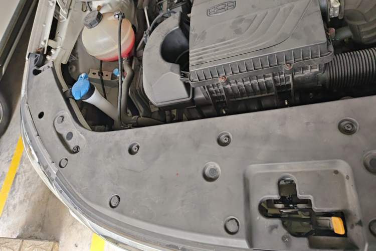Used Geely Auto Vision X3 2020 1.5L CVT Luxury Model Engine Bay Right
