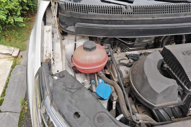 Used Geely Auto Vision X3 2020 1.5L CVT Luxury Model Engine Bay Right