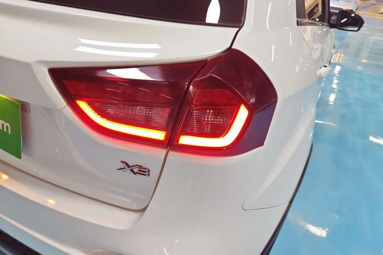 Used Geely Auto Vision X3 2020 1.5L CVT Luxury Model Exterior 3
