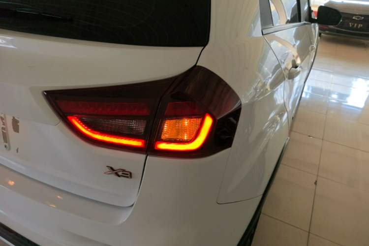 Used Geely Auto Vision X3 2020 1.5L Manual Elite Edition Exterior 3