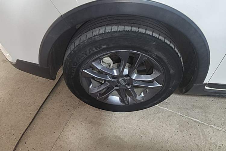 Used Geely Auto Vision X3 2020 1.5L CVT Luxury Model Exterior 4