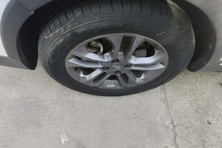 Used Geely Auto Vision X3 2020 1.5L CVT Elite Edition Exterior 4