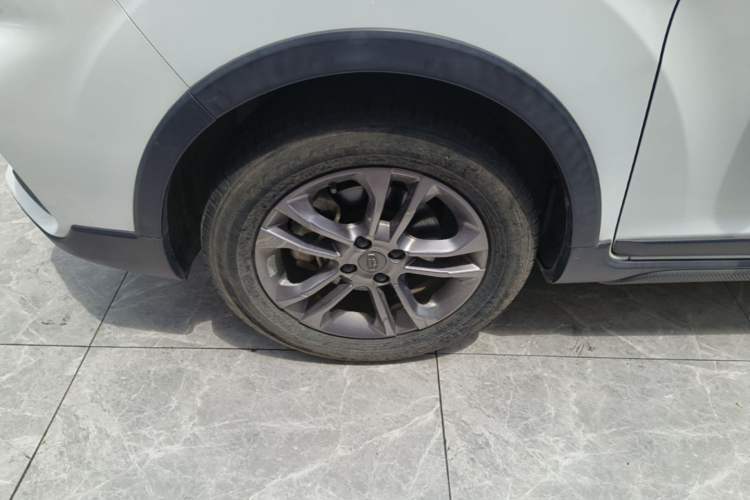 Used Geely Auto Vision X3 2020 1.5L CVT Elite Edition Exterior 4