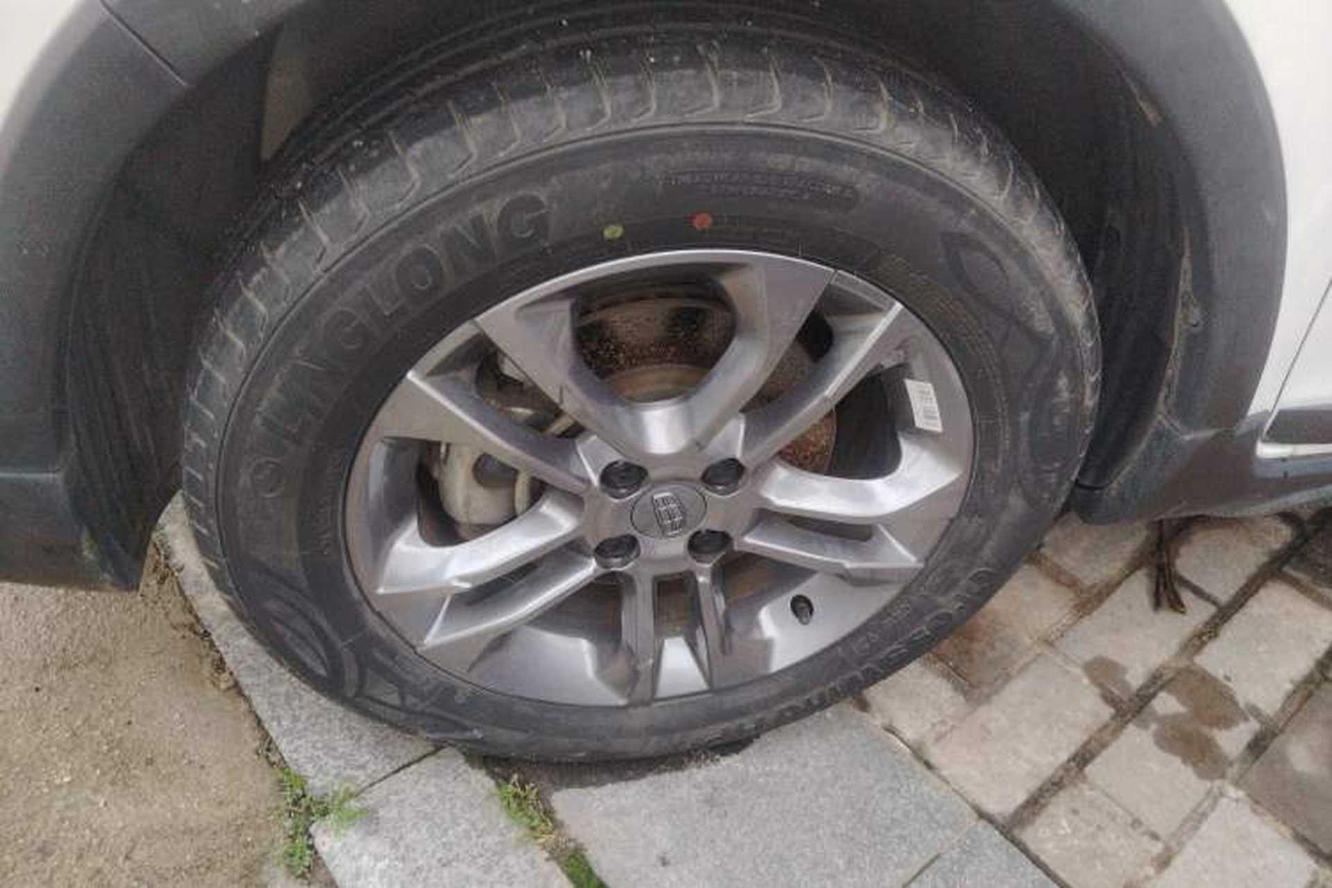 Used Geely Auto Vision X3 2020 1.5L CVT Elite Edition Exterior 4