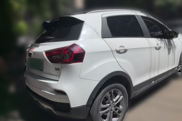 Used Geely Auto Vision X3 2020 1.5L CVT Luxury Model Exterior 5