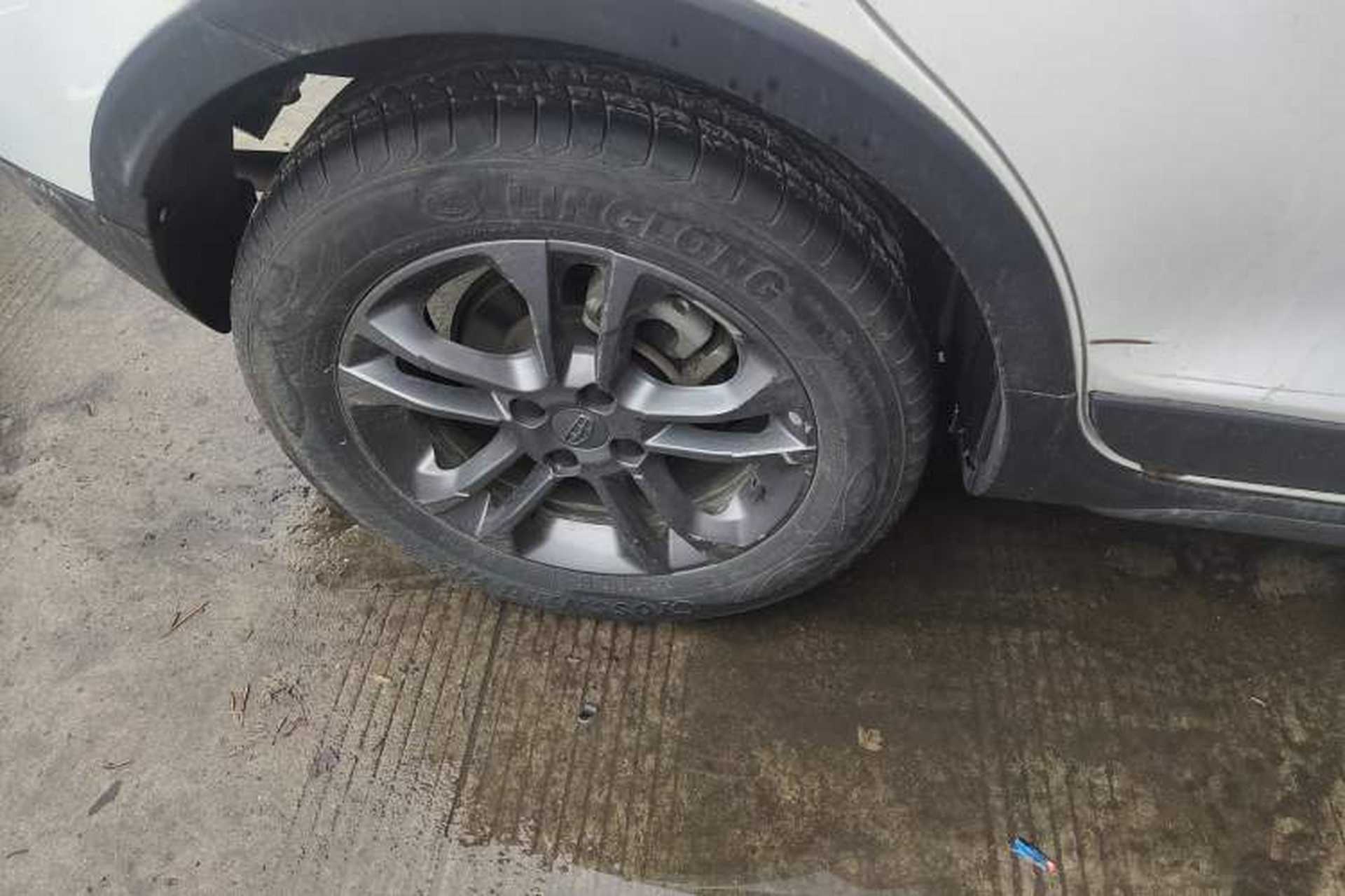 Used Geely Auto Vision X3 2020 1.5L CVT Elite Edition Exterior 5