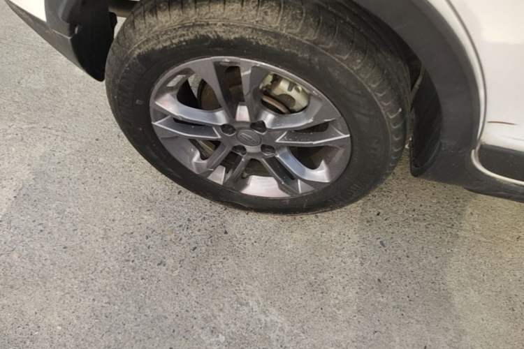 Used Geely Auto Vision X3 2020 1.5L CVT Elite Edition Exterior 5