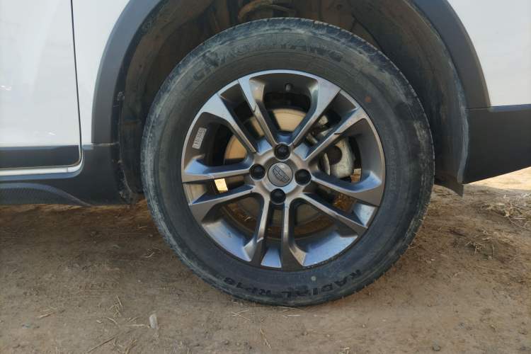Used Geely Auto Vision X3 2020 1.5L Manual Elite Edition Exterior 7