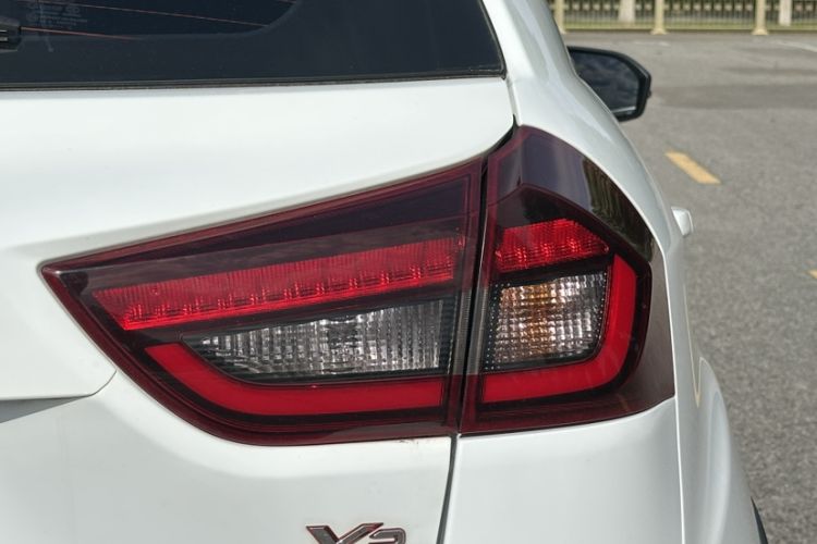 Used Geely Auto Vision X3 2020 1.5L CVT Luxury Model Exterior 8