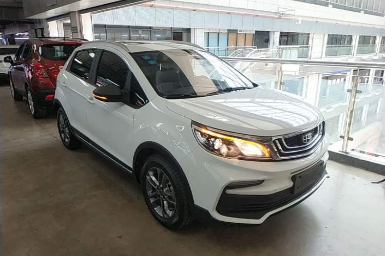 Used Geely Auto Vision X3 2020 1.5L CVT Luxury Model Front Right 45 Deg
