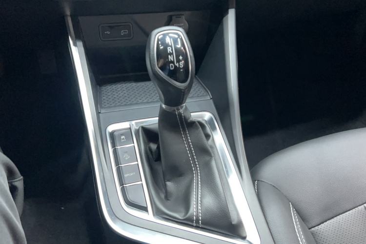Used Geely Auto Vision X3 2020 1.5L CVT Luxury Model Gear Lever