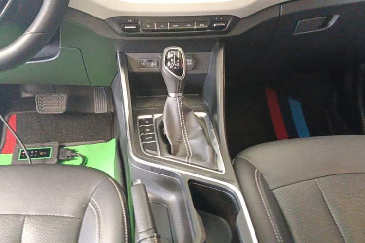 Used Geely Auto Vision X3 2020 1.5L CVT Luxury Model Gear Lever